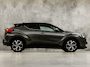 Toyota C-HR / C-HR+ 1.8 Hybrid Bi-Tone Dynamic Automaat (NAVIGATIE, CAMERA, STOELVERWARMING, SPORTSTOELEN, GETINT GLAS, ADAPTIVE CRUISE, ZWART HEMEL, KEYLESS, NIEUWSTAAT)
