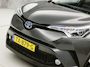 Toyota C-HR / C-HR+ 1.8 Hybrid Bi-Tone Dynamic Automaat (NAVIGATIE, CAMERA, STOELVERWARMING, SPORTSTOELEN, GETINT GLAS, ADAPTIVE CRUISE, ZWART HEMEL, KEYLESS, NIEUWSTAAT)