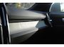 Volvo XC40 T5 Hybride Inscription | Panoramadak | Camera | Trekhaak | Stoel + Stuur Verwarmd | Standkachel | VOC | Leer |