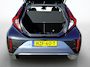 Toyota Aygo X 1.0 VVT-i S-CVT Envy | Climate Control | Cruise Control | LED verlichting | Parkeersensoren voor+achter | Navigatie | Apple CarPlay/Android Auto | Draadloze telefoonlader |