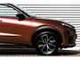 Lexus LBX Cool 2WD Two-Tone