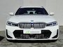 BMW 3-Serie Touring 330e PHEV / SOH 99% / Dealer Onderhouden / M-Sport / Facelift / Trekgewicht 1.500 kg / Elektrische Achterklep / Adaptieve Cruise Control / Stoel & Stuurverwarming / Climate Control / Camera / 18" LM wielen / Apple Carplay & Android Auto /