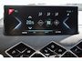 DS 3 Crossback E-Tense Grand Chic 50 kWh Navigatie | Airconditioning ECC | Lederen Bekleding | Stoelverwarming | Dodehoek Detectie | Adaptieve Cruise Control | Isofix Bevestigingspunten | Head Up Display | Lichtmetalen Velgen | Zeer Compleet!!!