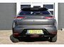 DS 3 Crossback E-Tense Grand Chic 50 kWh Navigatie | Airconditioning ECC | Lederen Bekleding | Stoelverwarming | Dodehoek Detectie | Adaptieve Cruise Control | Isofix Bevestigingspunten | Head Up Display | Lichtmetalen Velgen | Zeer Compleet!!!