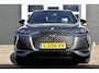 DS 3 Crossback E-Tense Grand Chic 50 kWh Navigatie | Airconditioning ECC | Lederen Bekleding | Stoelverwarming | Dodehoek Detectie | Adaptieve Cruise Control | Isofix Bevestigingspunten | Head Up Display | Lichtmetalen Velgen | Zeer Compleet!!!