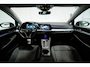 Volkswagen Golf 1.0 eTSI Life Business Automaat | ACC | Stuur-/Stoelverwarming | Navigatie |
