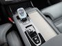 Volvo XC90 T8 Plug-in hybrid AWD Ultra Dark | Trekhaak | Luchtvering | Massage + Ventilatie | Audio High End | Gelaagde ruiten |