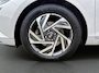 Hyundai i20 1.0 T-GDI 100pk Premium | Carplay | Climate control | Cruise control | Stoel/stuurverwarming | Camera | Parkeersensoren | DAB | Premium Audio | Lichtmetalen velgen | Navigatie