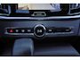Volvo V90 T6 Recharge AWD Core Bright - IntelliSafe Assist & Surround - 360º Camera - Harman Kardon audio - Verwarmde voorstoelen, stuur & achterbank - Parkeersensoren voor & achter - Extra getint glas - Inklapbare trekhaak - 18' LMV