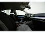 Volkswagen Golf 1.0 eTSI Life Business Automaat | comfortstoelen | Adaptive cruise | Navi | Winter Pakket | All-season