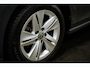 Volkswagen Golf 1.0 eTSI Life Business Automaat | comfortstoelen | Adaptive cruise | Navi | Winter Pakket | All-season