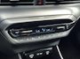 Hyundai i20 1.0 T-GDI 100pk Premium | Carplay | Climate control | Cruise control | Stoel/stuurverwarming | Camera | Parkeersensoren | DAB | Premium Audio | Lichtmetalen velgen | Navigatie