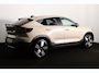 Volvo EC40 Single Motor Extended Range Plus 82 kWh - Panoramadak - IntelliSafe Assist & Surround - 360º Camera - Verwarmde voorstoelen, stuur & achterbank - Parkeersensoren voor & achter - Draadloze tel. lader - Extra getint glas - 20' LMV