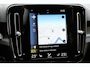 Volvo XC40 1.5 T5 Recharge R-Design Panoramisch dak Navigatie Apple Carplay/Android Auto Parkeersensoren Camera Adaptive Cruise Control Elektrische bestuurdersstoel met geheugen Stoelverwarming LED-koplampen Inductielader
