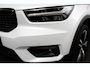 Volvo XC40 1.5 T5 Recharge R-Design Panoramisch dak Navigatie Apple Carplay/Android Auto Parkeersensoren Camera Adaptive Cruise Control Elektrische bestuurdersstoel met geheugen Stoelverwarming LED-koplampen Inductielader