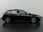 Mercedes-Benz A-klasse 180 Premium Plus | AMG | Panoramadak | Widescreen | Rijassistentiepakket | Stoelverwarming |