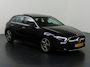 Mercedes-Benz A-klasse 180 Premium Plus | AMG | Panoramadak | Widescreen | Rijassistentiepakket | Stoelverwarming |