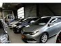 Toyota Auris Touring Sports 1.8 Hybrid Active | NL Auto Boekjes | Navigatie | Parkeersensoren achter.