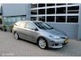 Toyota Auris Touring Sports 1.8 Hybrid Active | NL Auto Boekjes | Navigatie | Parkeersensoren achter.