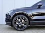 Volvo EX30 P5 Long Range Plus Black Edition Europa 69 kWh | 20 inch black lichtmetalen velgen | Striping | Harman Kardon audio | Black interieur | Adaptieve Cruise Control | BLIS Dodehoekdetectie | Elektrisch verstelbare voorstoelen | Verwarmbare voorstoelen & stuurwiel | Getint glas |