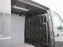 Volkswagen Crafter 2.0 TDI L3H2 140PK | Airco | Navigatie | Achteruitrijcamera | Parkeersensoren Voor + Achter | Cruise Control | Multifunctioneel Stuurwiel | DAB+ | Appe-Connect | Voorruit Verwarming |