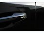 Volvo XC40 2.0 T4 Inscription | Lederen Bekleding | Trekhaak | Panoramisch Schuif-/Kanteldak | Pilot Assist | Adaptive Cruise Control | 19-inch Lichtmetalen Velgen | Stoelverwarming Voor- en Achterin | Stuurverwarming | Keyless | Apple Carplay/Android Auto | DAB | Navigatie | Bluetooth | Elektrische Achterklep |