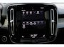 Volvo XC40 2.0 T4 Inscription | Lederen Bekleding | Trekhaak | Panoramisch Schuif-/Kanteldak | Pilot Assist | Adaptive Cruise Control | 19-inch Lichtmetalen Velgen | Stoelverwarming Voor- en Achterin | Stuurverwarming | Keyless | Apple Carplay/Android Auto | DAB | Navigatie | Bluetooth | Elektrische Achterklep |