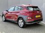 Hyundai Kona Electric EV Comfort 39 kWh / SOH 100% / Dealer onderhouden / Trekhaak afneembaar / CCS snelladen / Achteruitrijcamera / Apple Carplay Android Auto / Adaptief cruise control / Keyless Entry/Start / Climate control / Krell Audio Systeem /