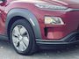 Hyundai Kona Electric EV Fashion Design 39 kWh / Dealer onderhouden / Accu SoH 98,6 % / HUD / Warmtepomp / CCS snel laden / Camera / Navigatie / Krell audio / 17" LM wielen /
