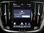 Volvo V60 2.0 T8 Plug-in hybrid AWD Ultra Dark | Trekhaak | 360 camera | Adaptieve cruise control | Panoramadak | HUD | Stoelverwarming V+A | Harman\Kardon | Memory stoelen |