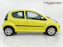 Citroën C1 1.0-12V Ambiance “Sinds 1970 | 5.000+ reviews | Score 9,5 | Service zoals ’t hoort” Rijklaar + nieuwe apk “Sinds 1970 | 5.000+ reviews | Score 9,5 | Service zoals ’t hoort” Henk Jongen Auto's in Helmond, al 50 jaar service zoals 't hoort!