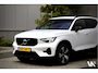 Volvo XC40 T4 211pk Recharge Plus Dark Facelift R-Design Plug-in Hybrid | Elektr. Sportstoelen met Memory | Trekhaak af fabriek | Harman Kardon | Achteruitrijcamera | 1e eig. Dealer O.H.