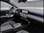 Mercedes-Benz A-klasse 180 Star Edition Luxury | Panoramadak | Night Pakket | Dodehoekassistent | Sfeerverlichting | Stoelverwarming | Parkeersensoren | Achteruitrijcamera | Elektrisch Inklapbare Buitenspiegels
