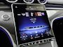 Mercedes-Benz C-klasse 300 e 140 Years Edition | Comfortpakket Plus | Nightpakket | Parkeerpakket met 360°-camera | Trekhaak | Panoramaschuifdak | GUARD 360° Plus | Middenconsole metaalstructuur | DISTRONIC | 19" multispaaks lichtmetalen AMG-velgen |