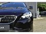 Volvo V40 2.0 T3 Nordic+ l Trekhaak l Stoelverwarming l Navigatie l 100% dealeronderhouden l Cruise Control l Electronic climate control l Bots herkenning l Led koplampen l Parkeersensoren achter l