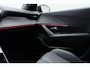 Peugeot e-2008 EV GT 50 kWh | Navigatie | 3D-Cockpit | Camera | Apple Carplay & Android Auto | Full LED | 17'' Lichtmetalen velgen | Parkeersensoren voor & achter | Climate Control