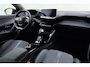 Peugeot e-2008 EV GT 50 kWh | Navigatie | 3D-Cockpit | Camera | Apple Carplay & Android Auto | Full LED | 17'' Lichtmetalen velgen | Parkeersensoren voor & achter | Climate Control