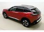Peugeot e-2008 EV GT 50 kWh | Navigatie | 3D-Cockpit | Camera | Apple Carplay & Android Auto | Full LED | 17'' Lichtmetalen velgen | Parkeersensoren voor & achter | Climate Control