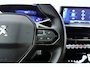 Peugeot e-2008 EV GT 50 kWh | Navigatie | 3D-Cockpit | Camera | Apple Carplay & Android Auto | Full LED | 17'' Lichtmetalen velgen | Parkeersensoren voor & achter | Climate Control
