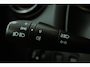 Renault Clio 1.2 16V (TREKHAAK, NAVIGATIE, CRUISE CONTROL, AIRCO)