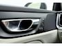 Volvo V60 2.0 T6 Recharge AWD Inscription | Lederen bekleding | Stoelverwarming voor en achter | Stuurverwarming | Stoelventilatie | Elektrisch te openen kofferbak | Bestuurdersstoel elektrisch verstelbare stoel met geheugenfunctie