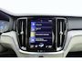 Volvo V60 2.0 T6 Recharge AWD Inscription | Lederen bekleding | Stoelverwarming voor en achter | Stuurverwarming | Stoelventilatie | Elektrisch te openen kofferbak | Bestuurdersstoel elektrisch verstelbare stoel met geheugenfunctie