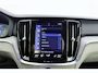 Volvo V60 2.0 T6 Recharge AWD Inscription | Lederen bekleding | Stoelverwarming voor en achter | Stuurverwarming | Stoelventilatie | Elektrisch te openen kofferbak | Bestuurdersstoel elektrisch verstelbare stoel met geheugenfunctie