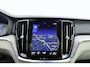 Volvo V60 2.0 T6 Recharge AWD Inscription | Lederen bekleding | Stoelverwarming voor en achter | Stuurverwarming | Stoelventilatie | Elektrisch te openen kofferbak | Bestuurdersstoel elektrisch verstelbare stoel met geheugenfunctie