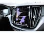 Volvo XC60 T6 340PK Automaat AWD R-Design | Schuif/kanteldak | Trekhaak | BLIS | Verw. Voorstoelen & Stuurwiel | PDC + Camera |