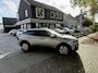 Peugeot 3008 130 Pk Benzine * SCHITTERENDE AUTOMOBIEL * Trekhaak * Zwart Leder * Navigatie * Camera Achteruitrijden * L.M. Velgen * Strakke Mooie Auto * Distributieriem vervangen * Vingerhoets; Vierde Generatie Eersteklas Service. Al meer dan 100 jaar een begrip in de Brabantse Kempen