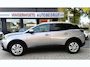 Peugeot 3008 130 Pk Benzine * SCHITTERENDE AUTOMOBIEL * Trekhaak * Zwart Leder * Navigatie * Camera Achteruitrijden * L.M. Velgen * Strakke Mooie Auto * Distributieriem vervangen * Vingerhoets; Vierde Generatie Eersteklas Service. Al meer dan 100 jaar een begrip in de Brabantse Kempen
