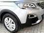Peugeot 3008 130 Pk Benzine * SCHITTERENDE AUTOMOBIEL * Trekhaak * Zwart Leder * Navigatie * Camera Achteruitrijden * L.M. Velgen * Strakke Mooie Auto * Distributieriem vervangen * Vingerhoets; Vierde Generatie Eersteklas Service. Al meer dan 100 jaar een begrip in de Brabantse Kempen