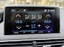 Peugeot 3008 130 Pk Benzine * SCHITTERENDE AUTOMOBIEL * Trekhaak * Zwart Leder * Navigatie * Camera Achteruitrijden * L.M. Velgen * Strakke Mooie Auto * Distributieriem vervangen * Vingerhoets; Vierde Generatie Eersteklas Service. Al meer dan 100 jaar een begrip in de Brabantse Kempen