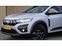Dacia Sandero Stepway 1.0 TCe 90pk Automaat Extreme Schuifdak LED A-Camera Cruise Control DAB 19875km! *NL auto*